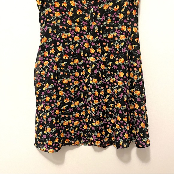 floral short sleeve mini dress with open back - Picture 11 of 16